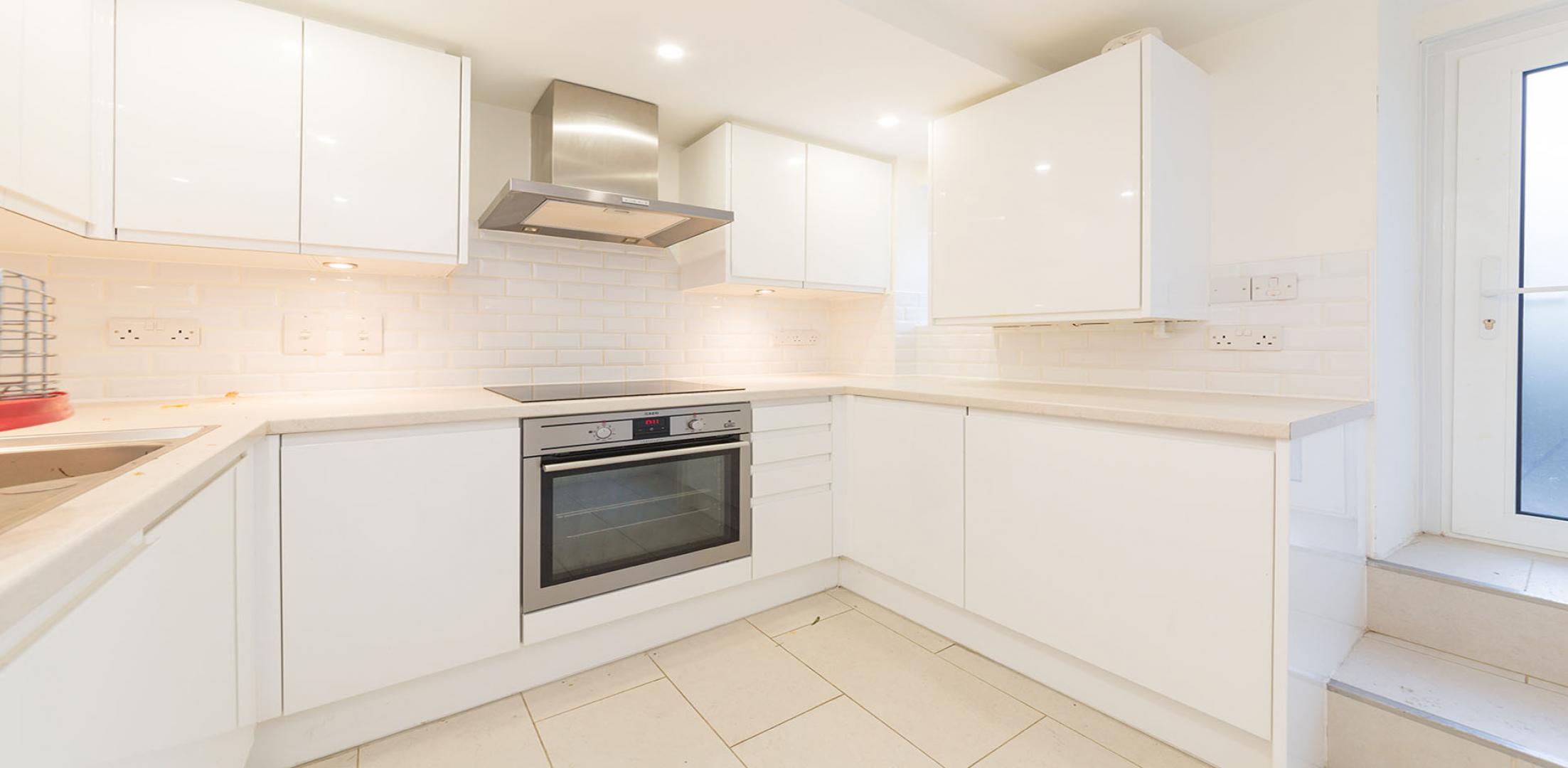 			2 Bedroom, 1 bath, 1 reception Flat			 Fairhazel Gardens, South Hampstead